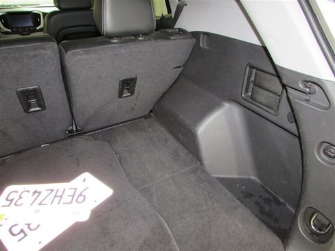 Used 2023 GMC Terrain SLT image 47