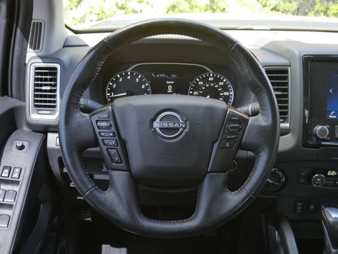 Certified 2023 Nissan Frontier SV w/ Technology Package AWD/4WD image 6