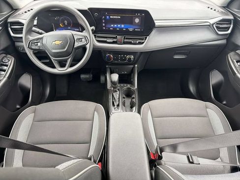 Used 2025 Chevrolet TrailBlazer LT FWD image 19