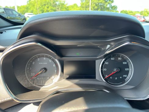 Used 2023 Chevrolet TrailBlazer ACTIV w/ Sun and Liftgate Package FWD image 11