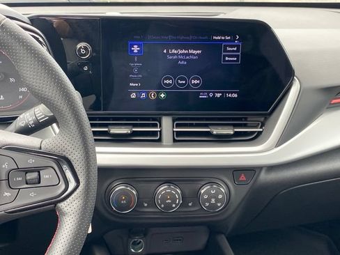 Certified 2024 Chevrolet Trax RS w/ Driver Confidence Package FWD image 10