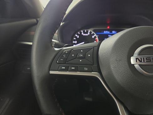 Used 2022 Nissan Altima 2.5 SR FWD image 15