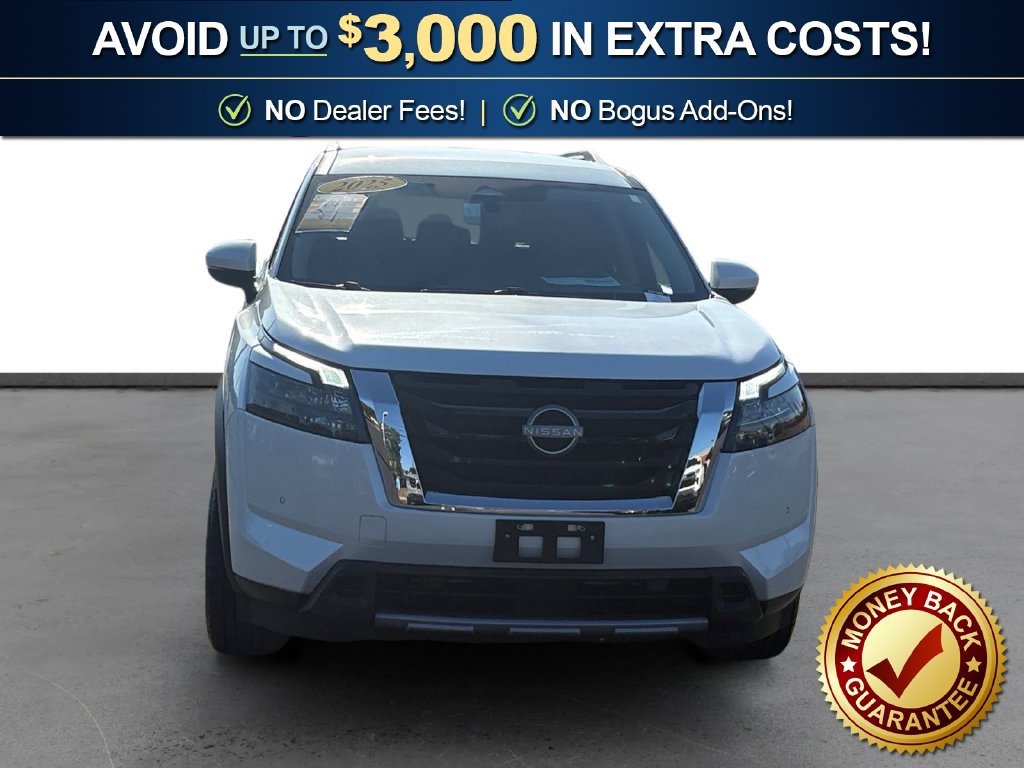 Used 2025 Nissan Pathfinder SL AWD/4WD image 11