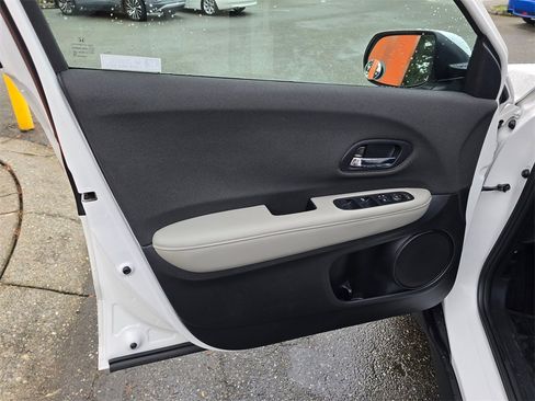 Used 2022 Honda HR-V LX image 22