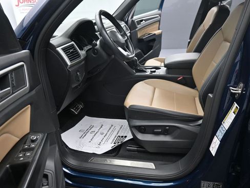 Used 2021 Volkswagen Atlas Cross Sport SE AWD/4WD image 17