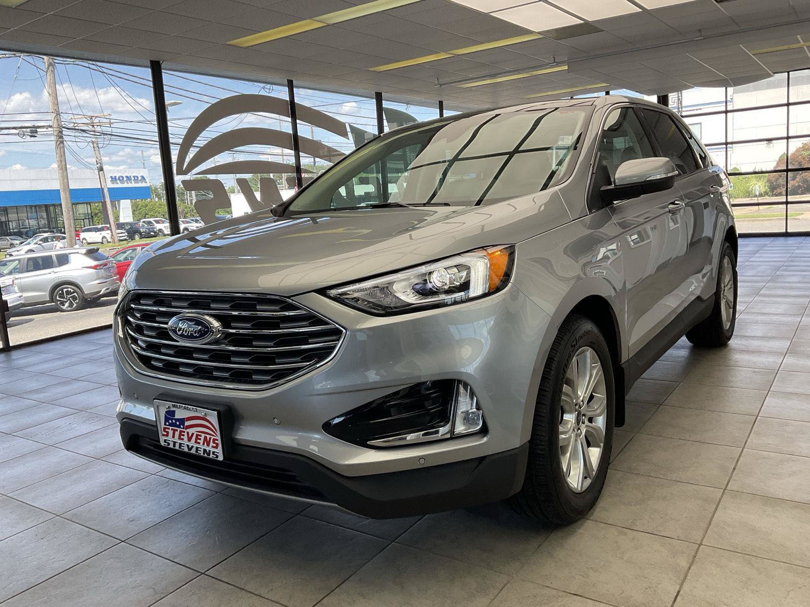 Used 2021 Ford Edge Titanium AWD/4WD image 3
