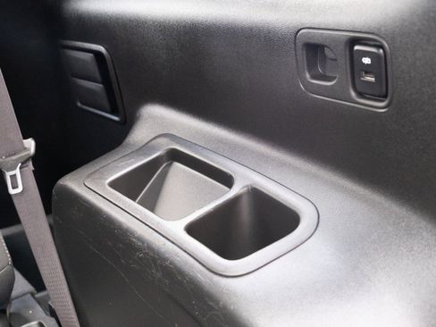 Used 2022 GMC Acadia SLE image 21