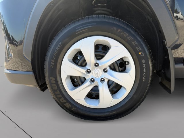 Certified 2025 Toyota RAV4 LE FWD image 9