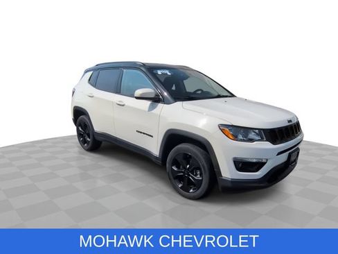 Used 2019 Jeep Compass Latitude AWD/4WD image 2
