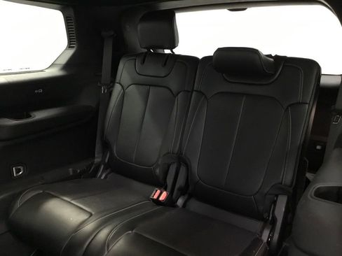 Used 2024 Jeep Grand Cherokee L Limited w/ Luxury Tech Group II image 32