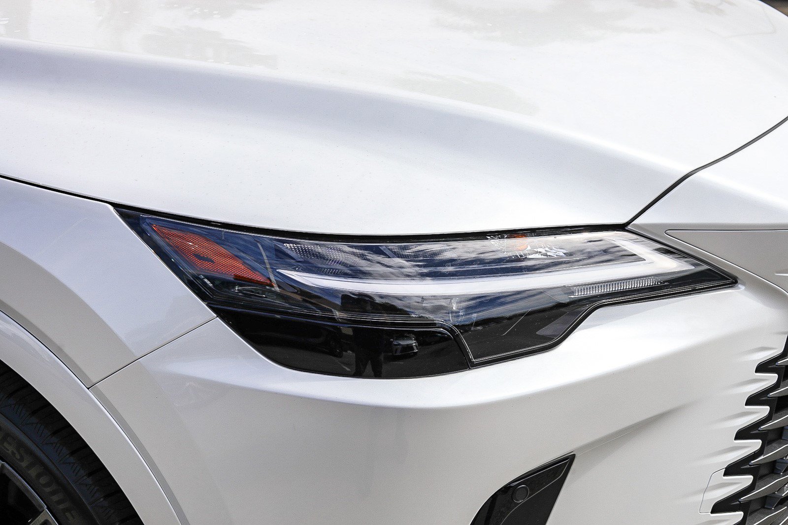 New 2026 Lexus RX 450h AWD w/ Convenience Package image 8