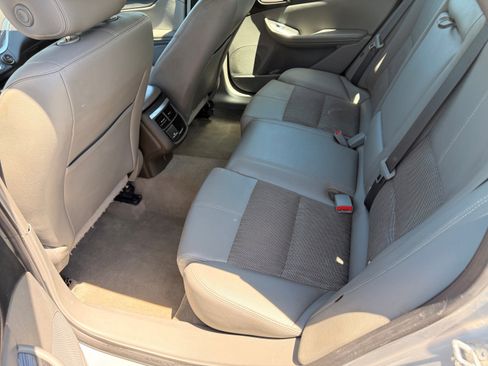 Used 2018 Chevrolet Impala LT w/ LT Convenience Package FWD image 10
