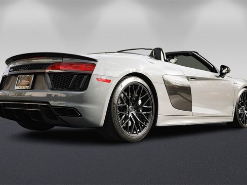 Used 2018 Audi R8 V10 plus image 3