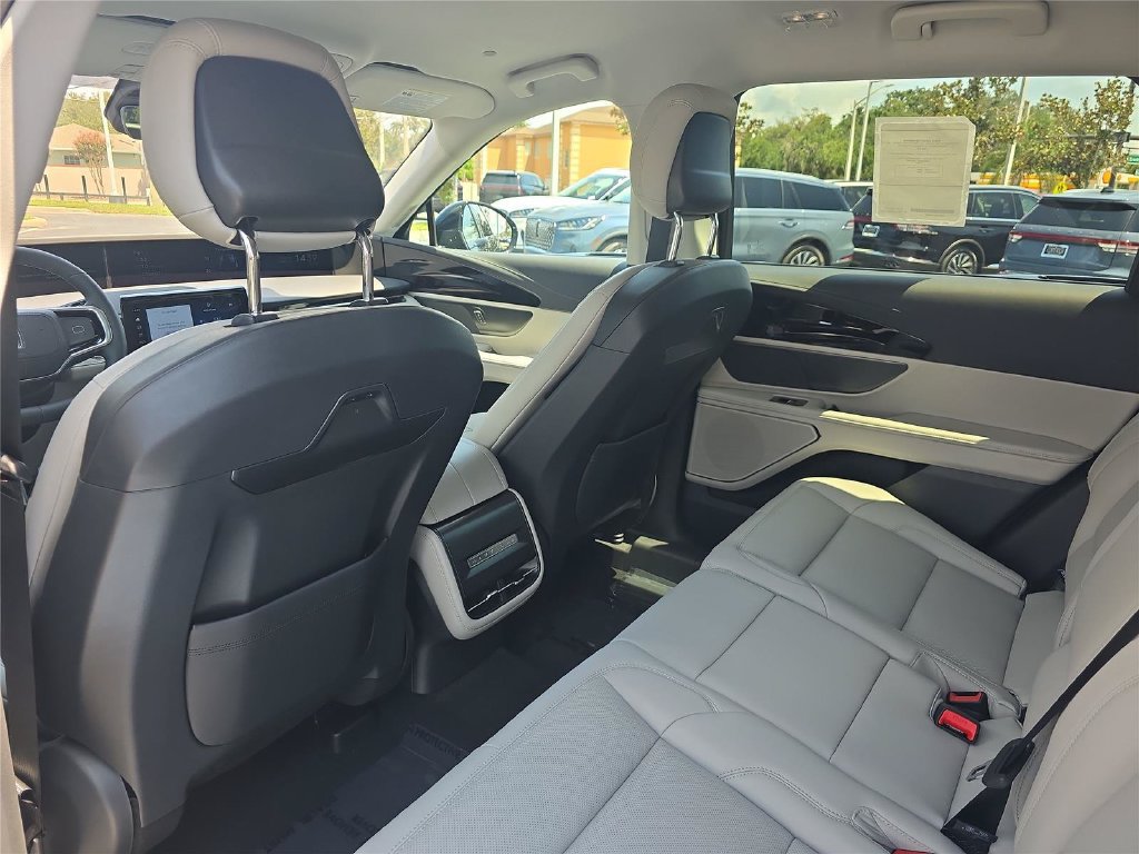 New 2026 Lincoln Nautilus Premier AWD/4WD image 10