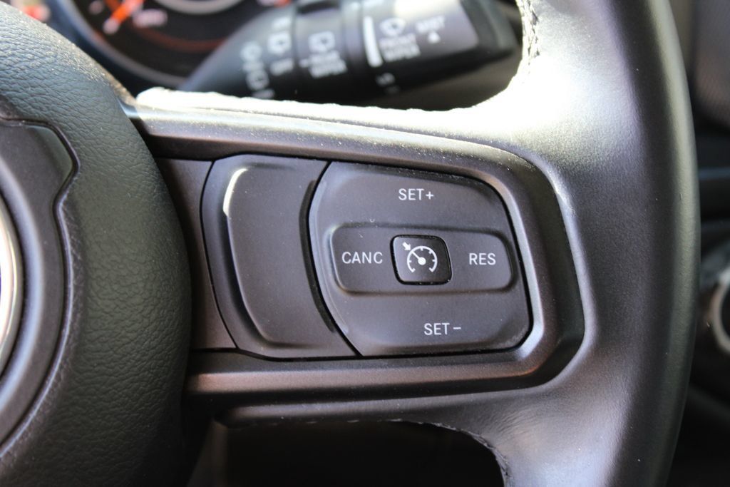 Used 2018 Jeep Wrangler Unlimited Sport S AWD/4WD image 22