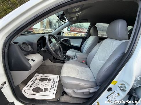 Used 2014 Toyota RAV4 EV image 23