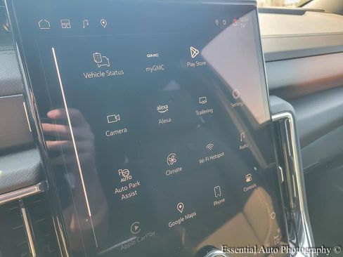 Used 2025 GMC Yukon Denali image 15