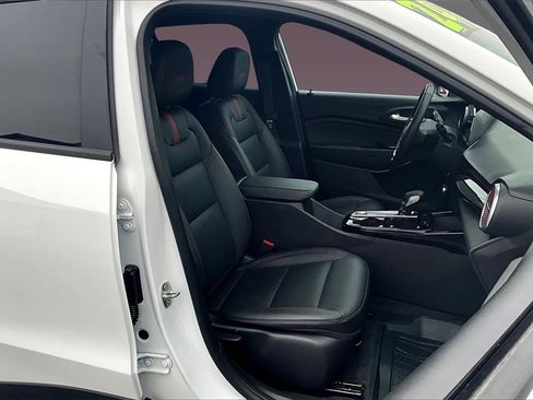 Used 2024 Chevrolet Trax RS w/ Driver Confidence Package image 4