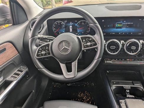 Certified 2022 Mercedes-Benz GLA 250 4MATIC w/ Premium Package Lite image 3