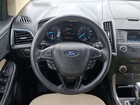 Used 2018 Ford Edge SE AWD/4WD image 12