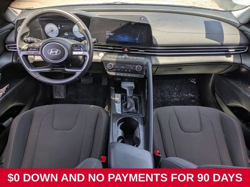 Used 2025 Hyundai Elantra SEL FWD image 25