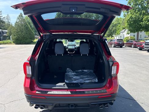 Used 2025 Ford Explorer ST AWD/4WD image 17