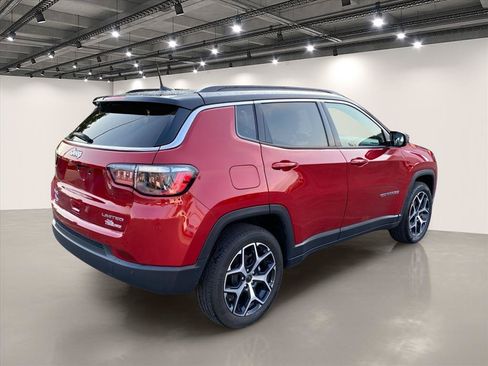Certified 2025 Jeep Compass Limited AWD/4WD image 7