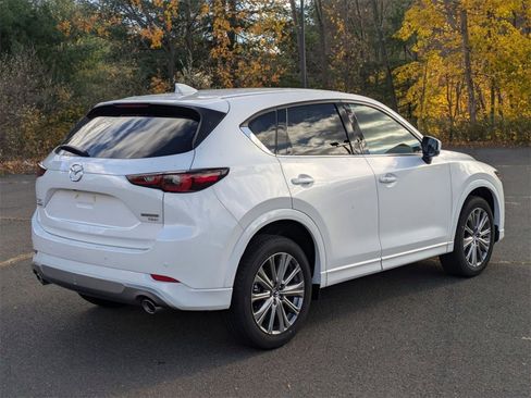 New 2025 MAZDA CX-5 Signature image 3