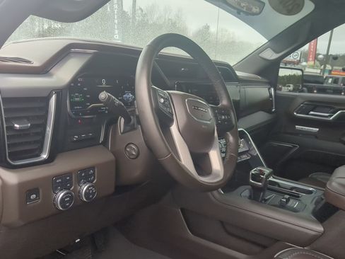 Used 2024 GMC Sierra 1500 Denali w/ Technology Package image 14