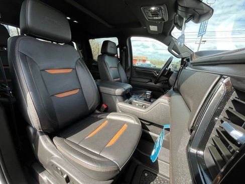 Used 2024 GMC Sierra 1500 AT4 w/ Technology Package AWD/4WD image 10
