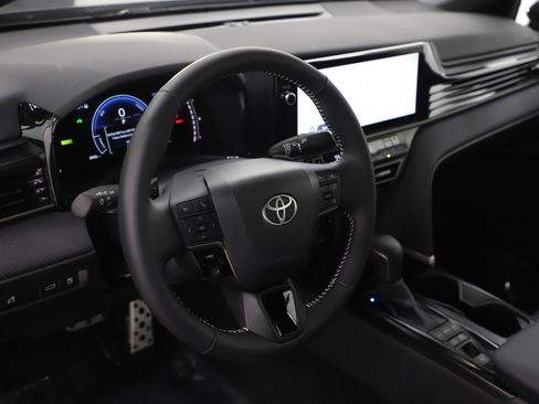 Used 2026 Toyota Camry SE w/ Multimedia Upgrade Package image 19