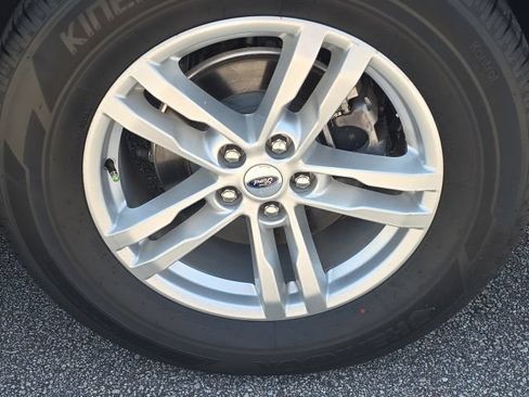 Used 2023 Ford Explorer XLT RWD image 10