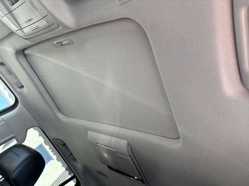 Used 2018 GMC Yukon Denali image 27