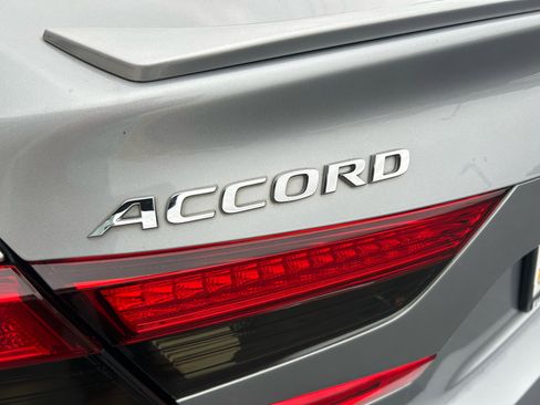 Used 2018 Honda Accord Sport image 32