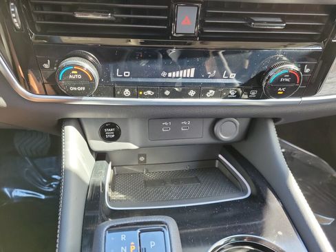 New 2026 Nissan Rogue Platinum AWD/4WD image 30