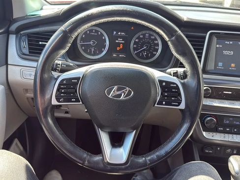 Used 2019 Hyundai Sonata SEL w/ Tech Package 02 FWD image 10