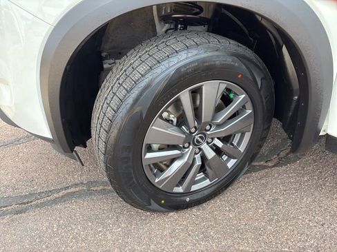 Certified 2024 Nissan Pathfinder SV image 15