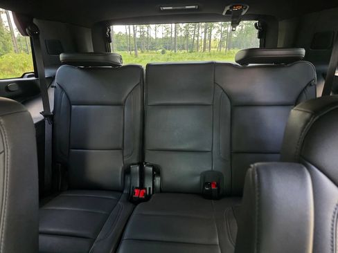 Used 2023 Chevrolet Tahoe Z71 w/ Luxury Package AWD/4WD image 19