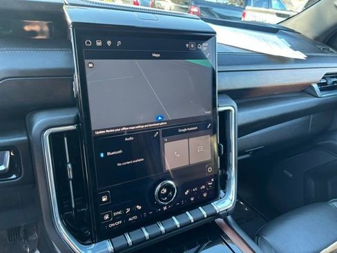 Certified 2025 GMC Yukon Denali image 20