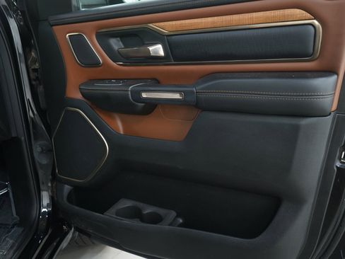 Used 2022 RAM 1500 Limited AWD/4WD image 9