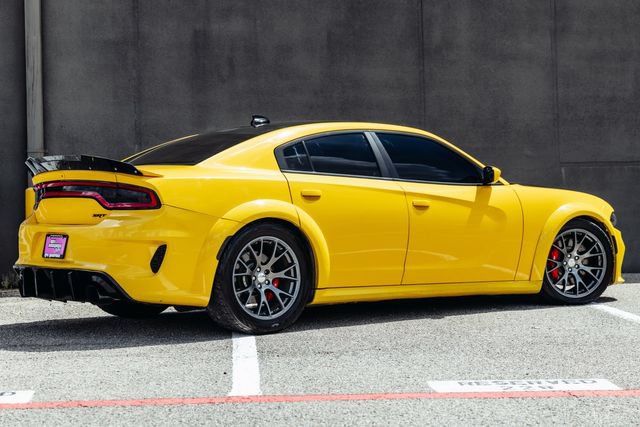 Used 2018 Dodge Charger SRT w/ Technology Group RWD image 4