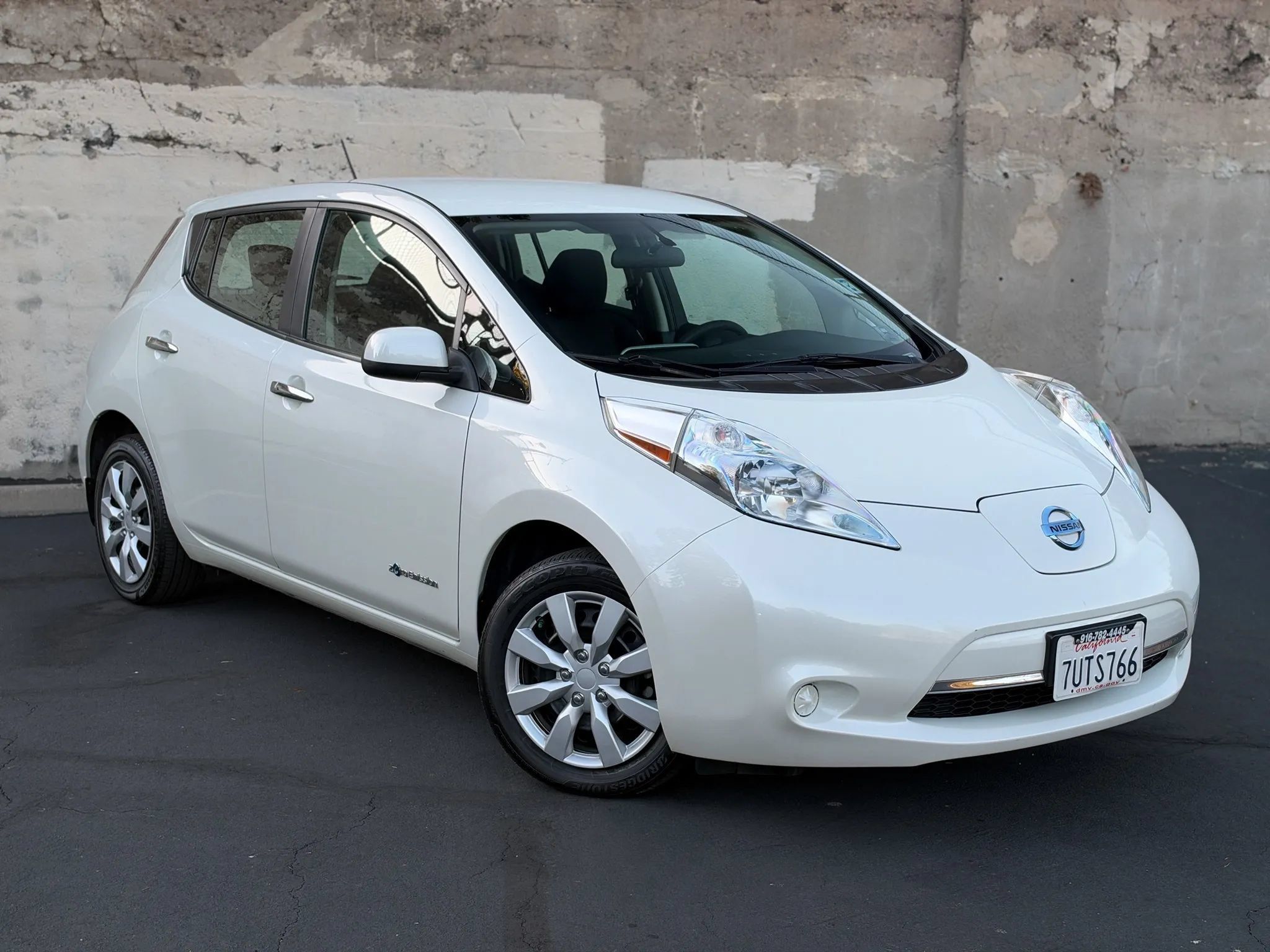 Used 2016 Nissan Leaf S w/ Charger Package FWD image 2