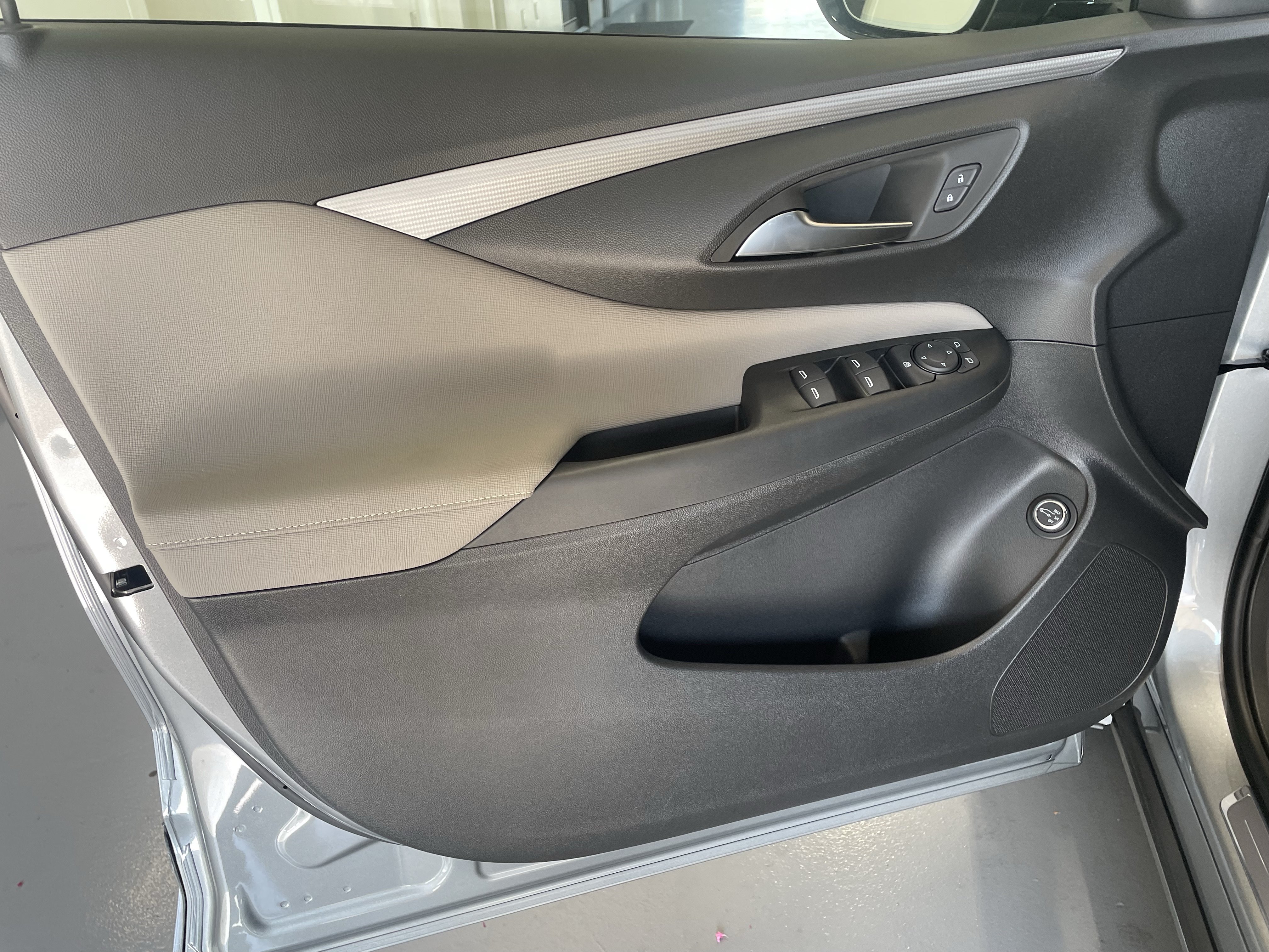 New 2026 Buick Envista Sport Touring FWD image 14