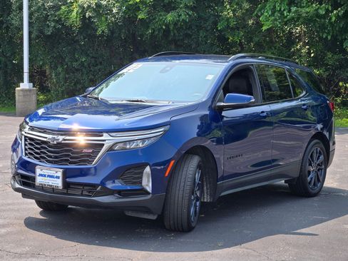 Used 2022 Chevrolet Equinox RS w/ Infotainment Package image 4