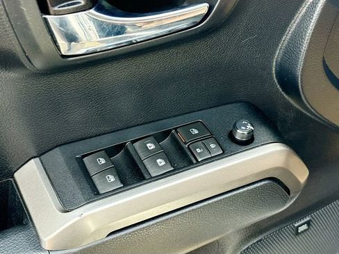 Used 2019 Toyota Tacoma Limited image 19