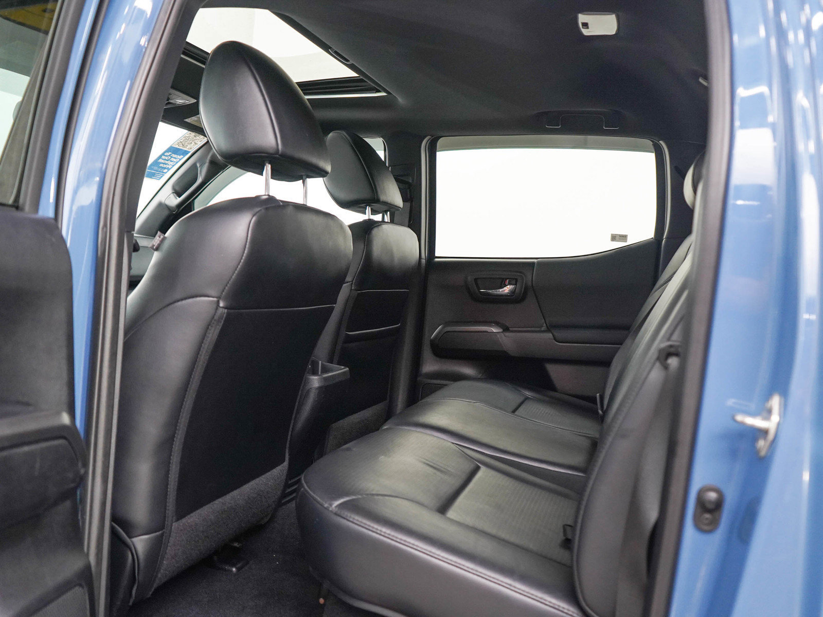 Used 2019 Toyota Tacoma TRD Sport AWD/4WD image 16