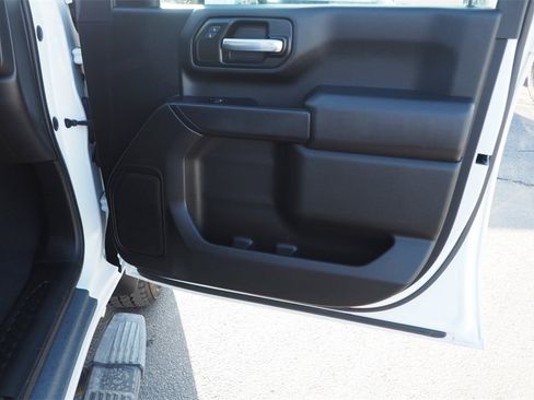 Used 2022 Chevrolet Silverado 2500 Custom w/ Custom Value Package image 22