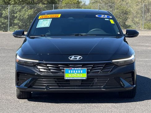Used 2025 Hyundai Elantra Limited FWD image 8