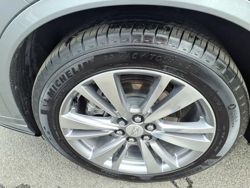 Used 2024 Cadillac XT6 Premium Luxury w/ LPO, Floor Liner Package FWD image 33
