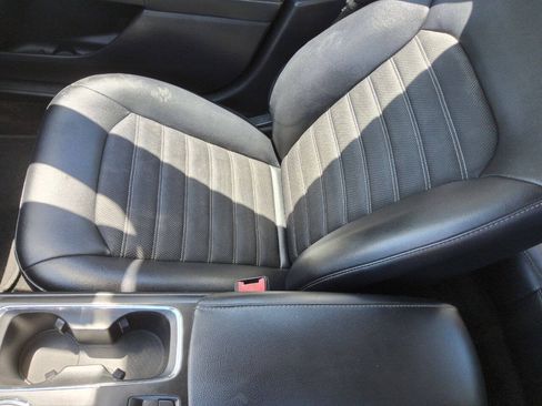 Used 2018 Ford Fusion SE w/ Equipment Group 201A FWD image 13